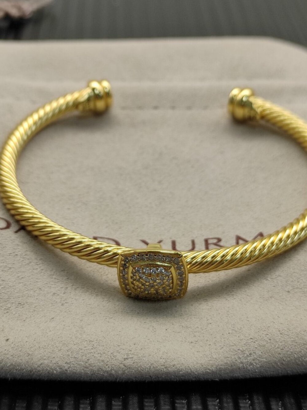 💯💯💯David Yurman Gold 4mm Full Diamond Square Diamond Button bracelet - Picture 2 of 8